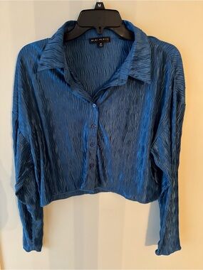 Blue Blush Deep Blue Textured Cropped Button-Down Shirt